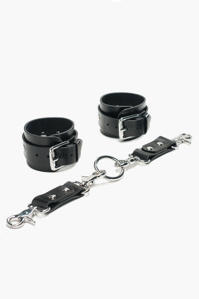 Poppy Provocateur – Leather Bondage Garters
